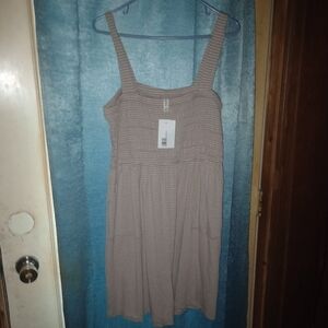 NWT(3X) Zenana Tan/Ivory Romper